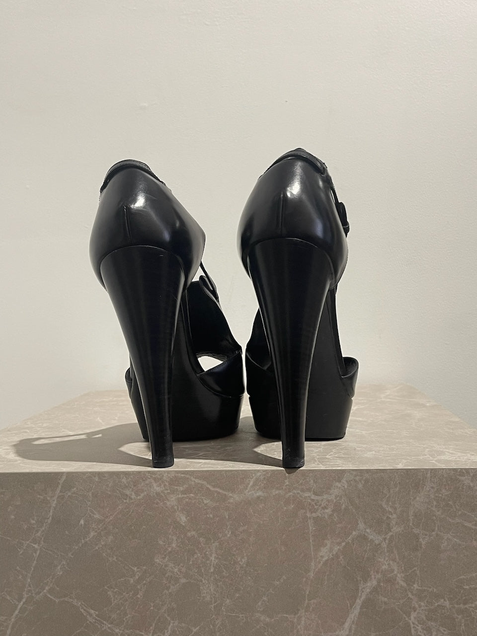 Escarpins Yves Saint Laurent noirs T.40