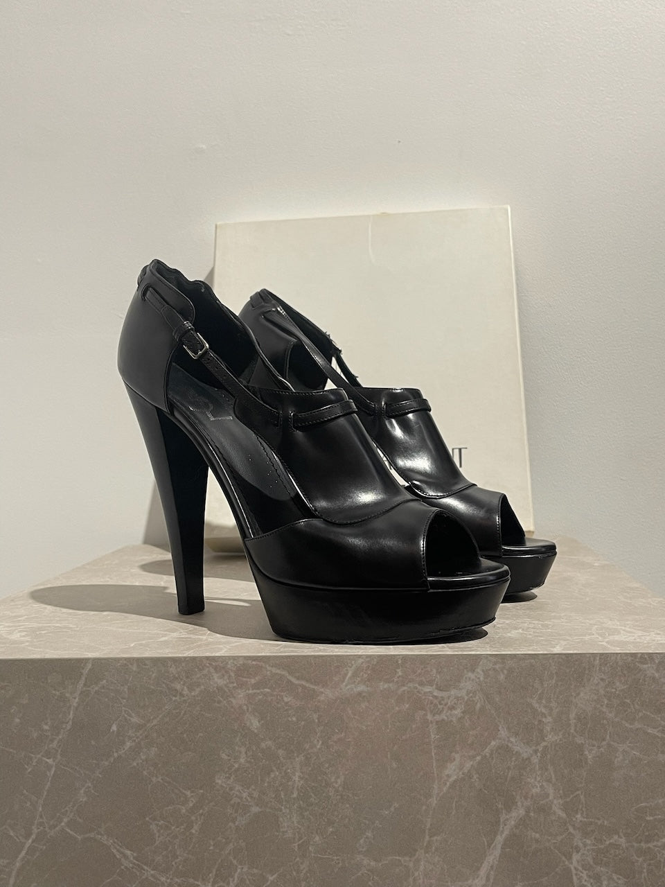 Escarpins Yves Saint Laurent noirs T.40
