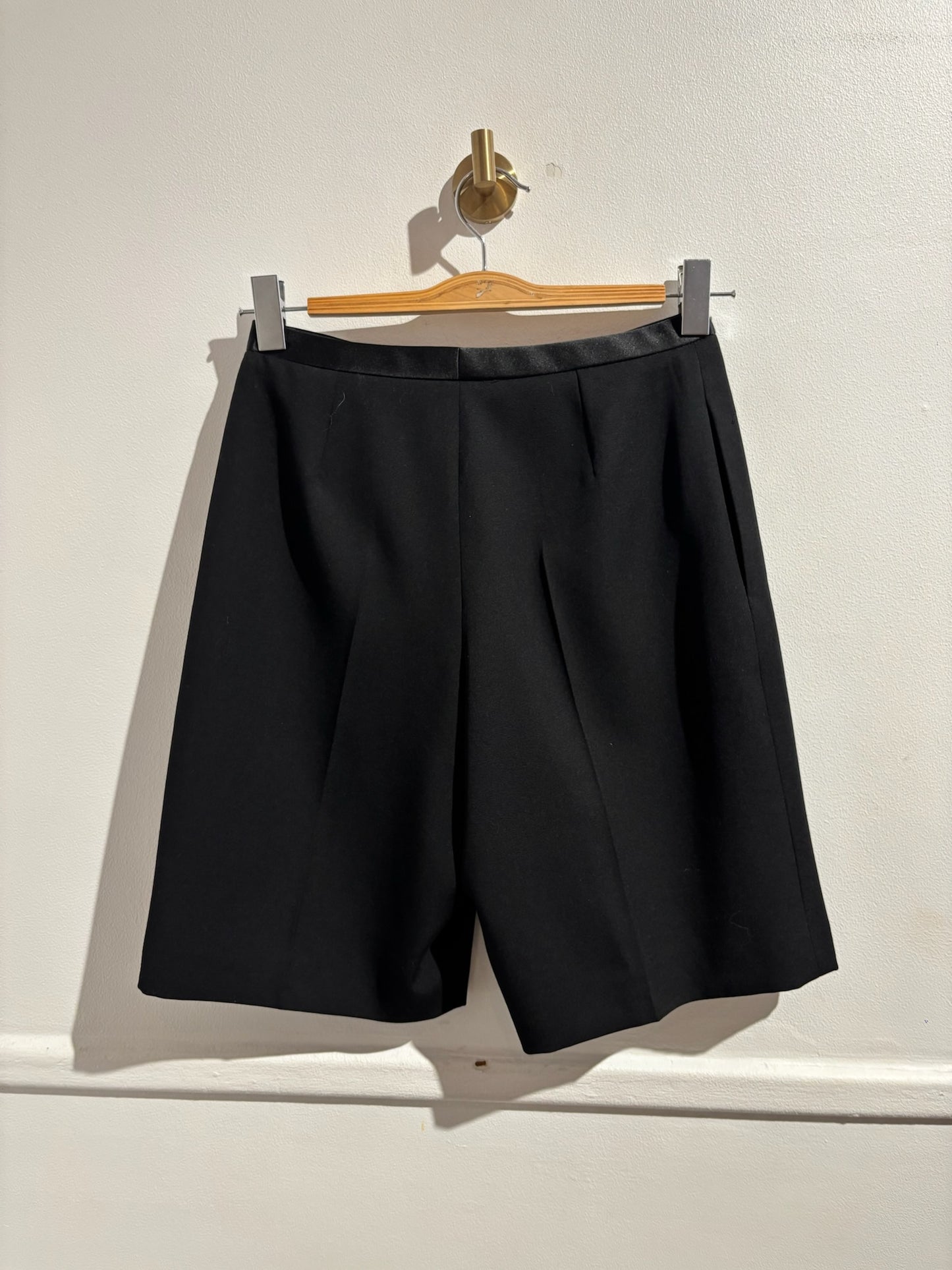 Short Saint Laurent noir T.36
