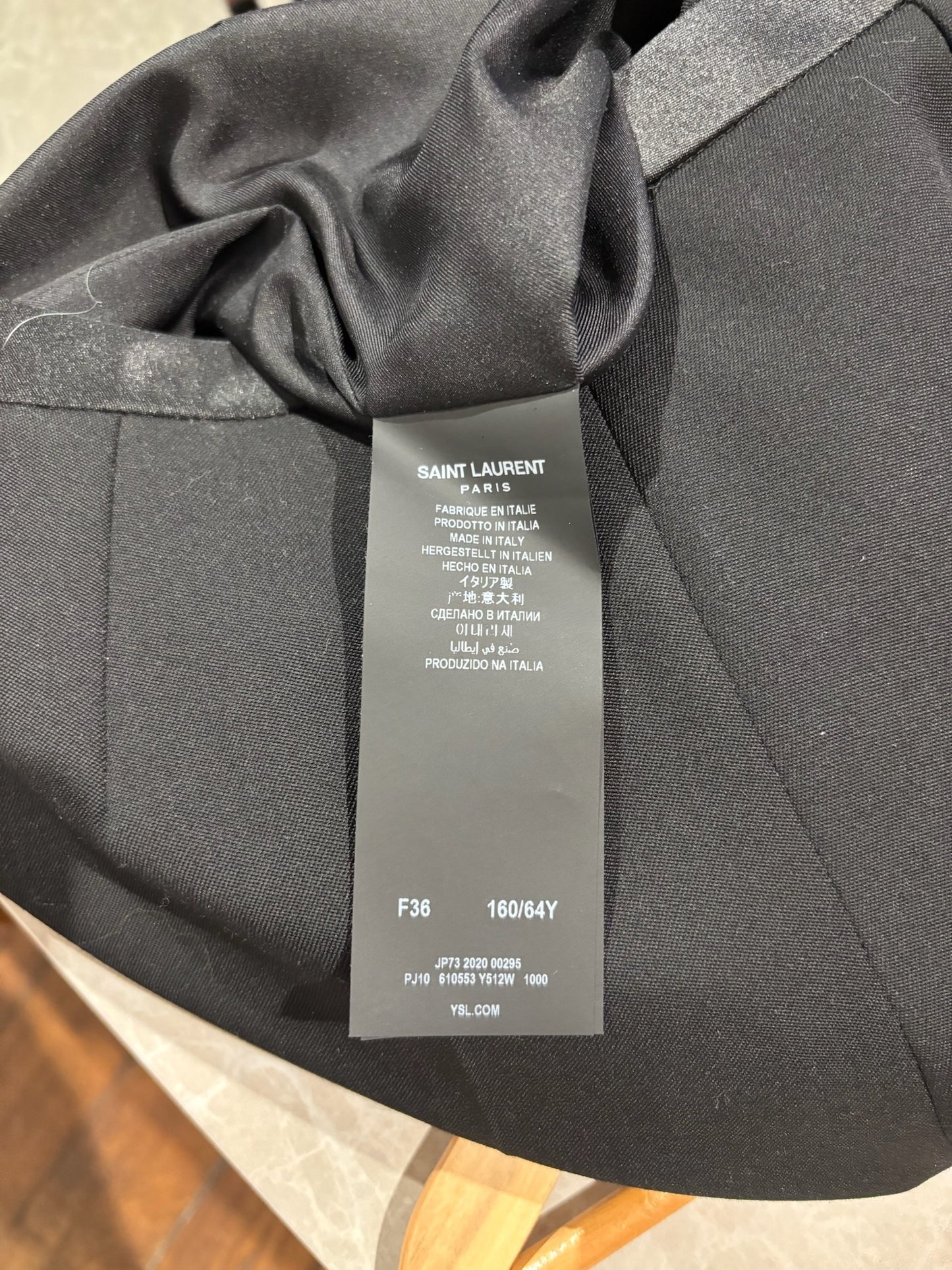 Short Saint Laurent noir T.36