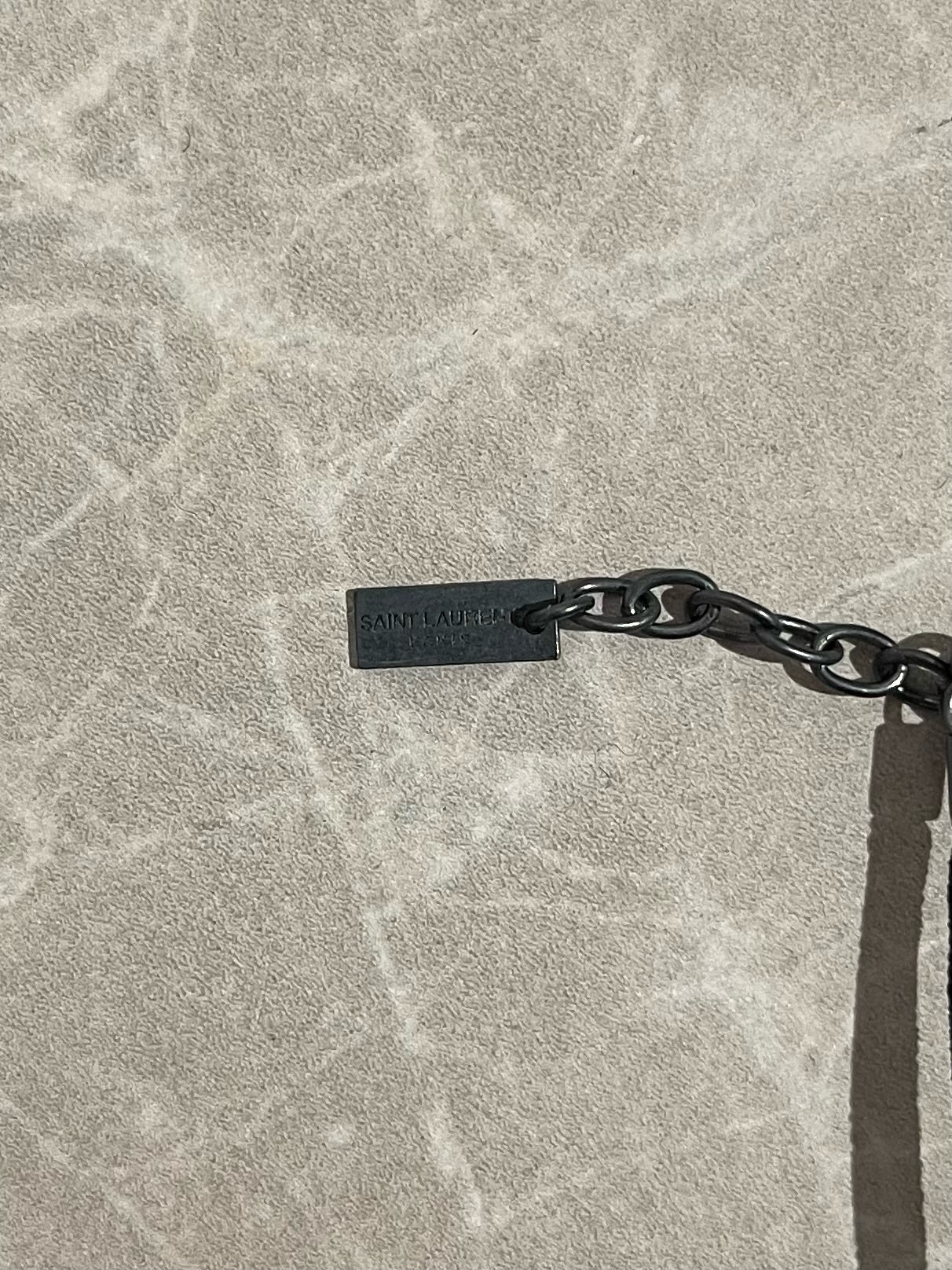 Collier Saint Laurent fleur noir