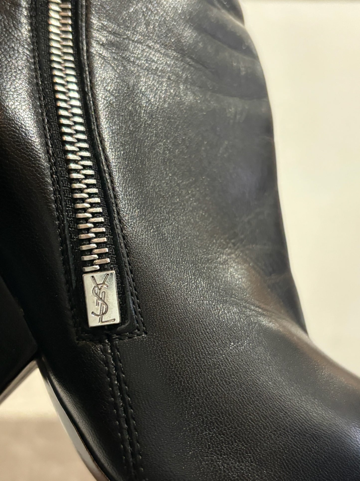 Bottines Saint Laurent zip noir T.38
