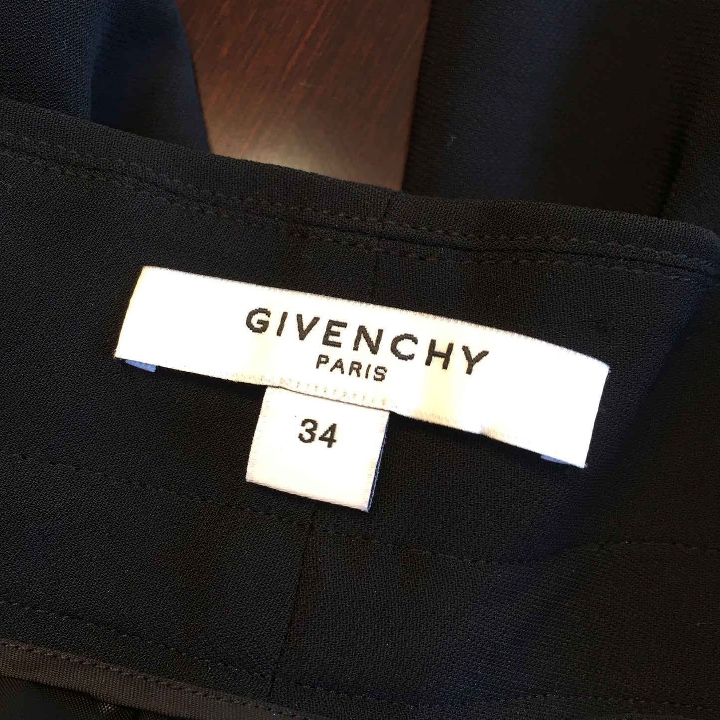 Bermuda Givenchy T.34