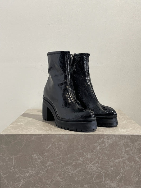 Bottines Miu Miu noires T.37