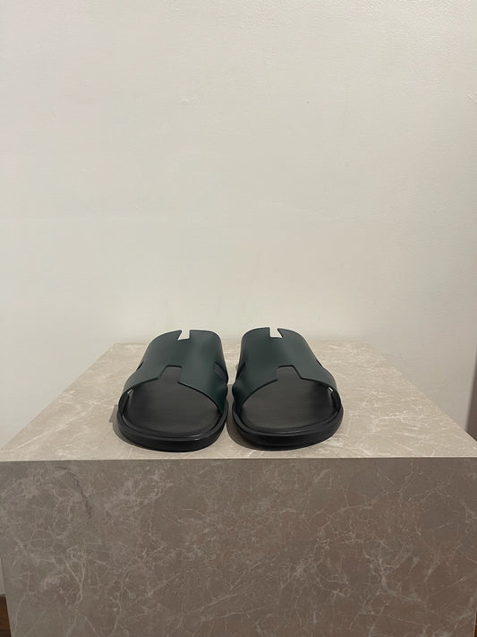 Mules Hermès Izmir vertes T.42,5 Neuves
