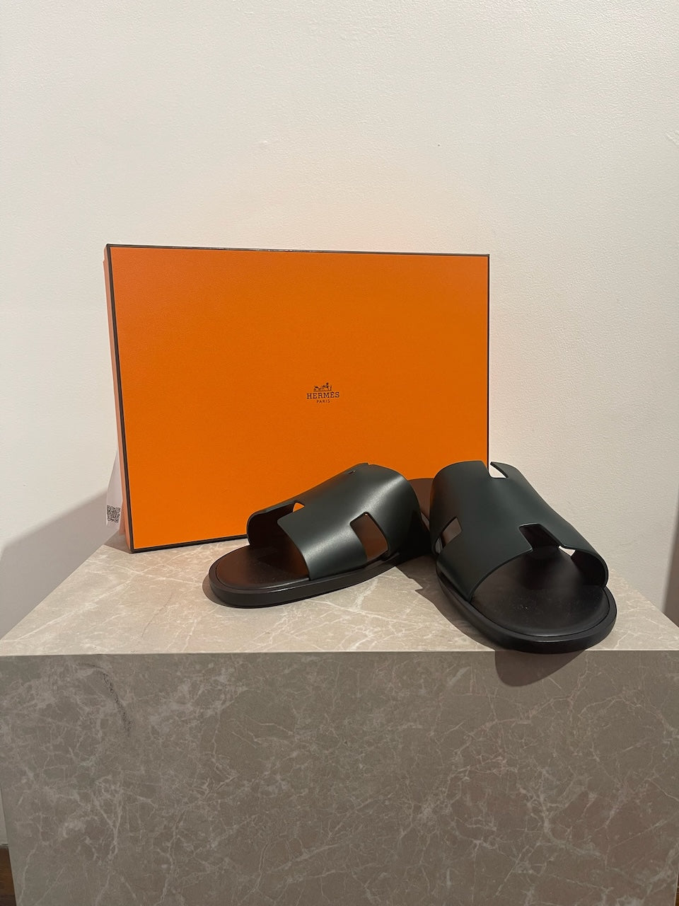 Mules Hermès Izmir vertes T.42,5 Neuves