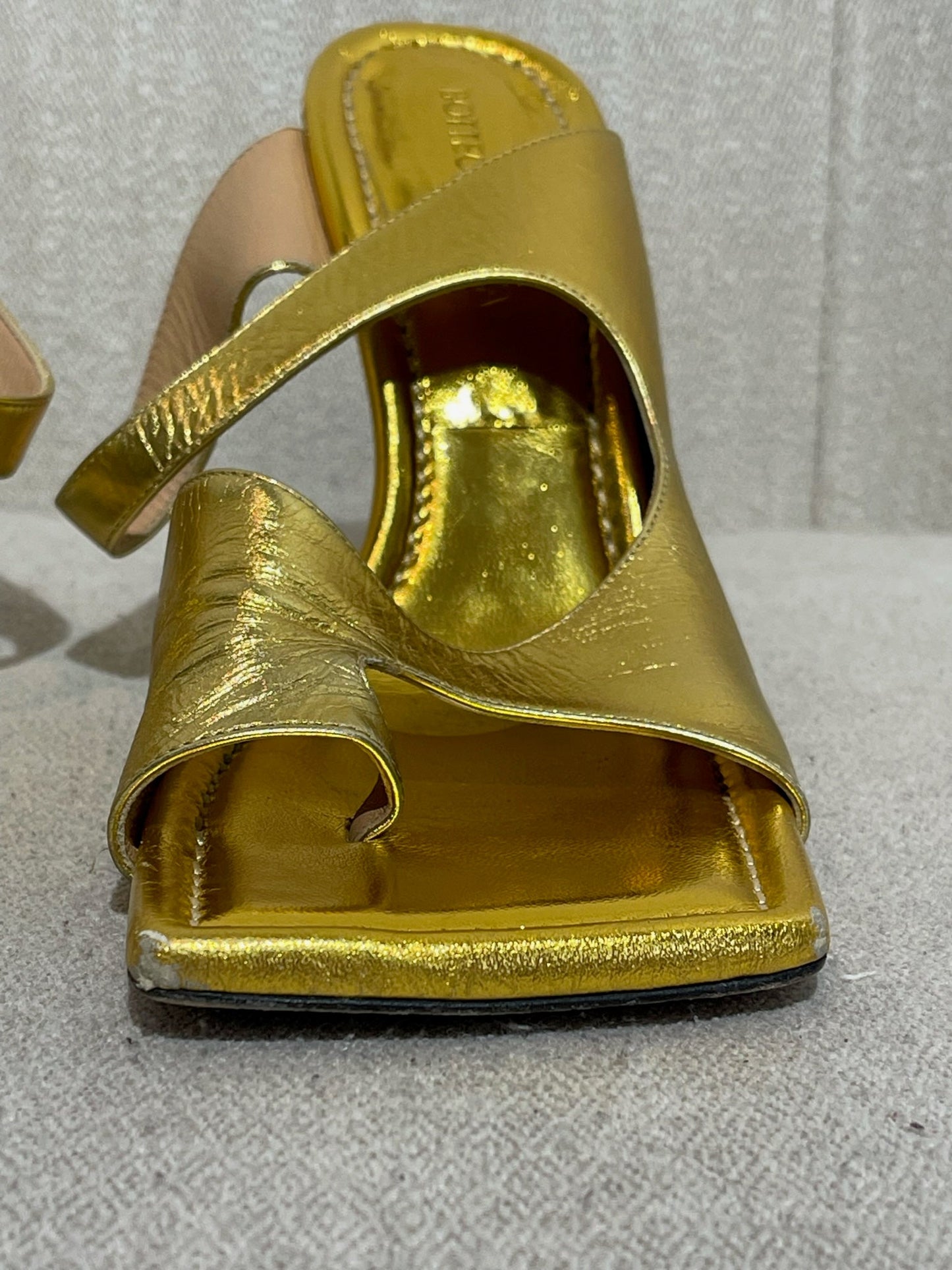 Sandales Bottega Veneta dorées T.38