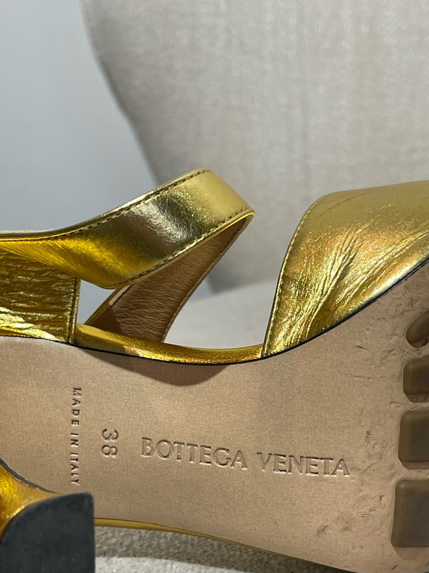 Sandales Bottega Veneta dorées T.38