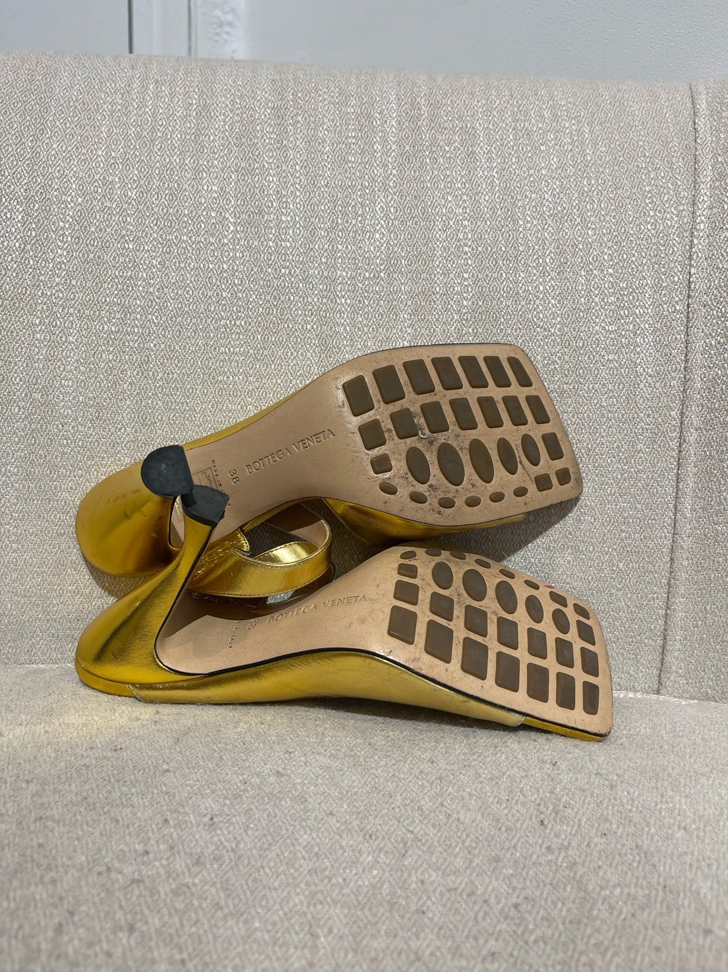 Sandales Bottega Veneta dorées T.38