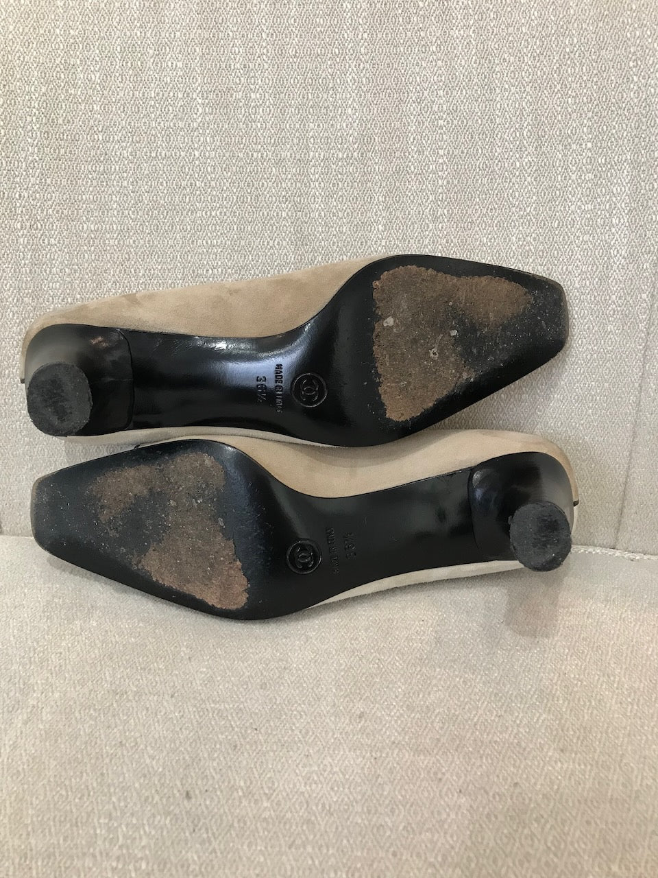 Escarpins Chanel beiges T.36,5