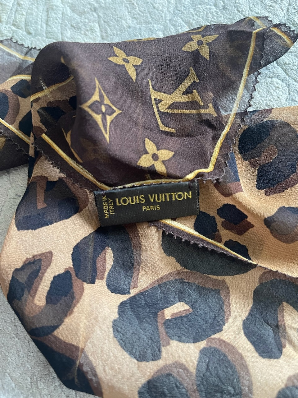 Foulard Louis Vuitton léopard marron