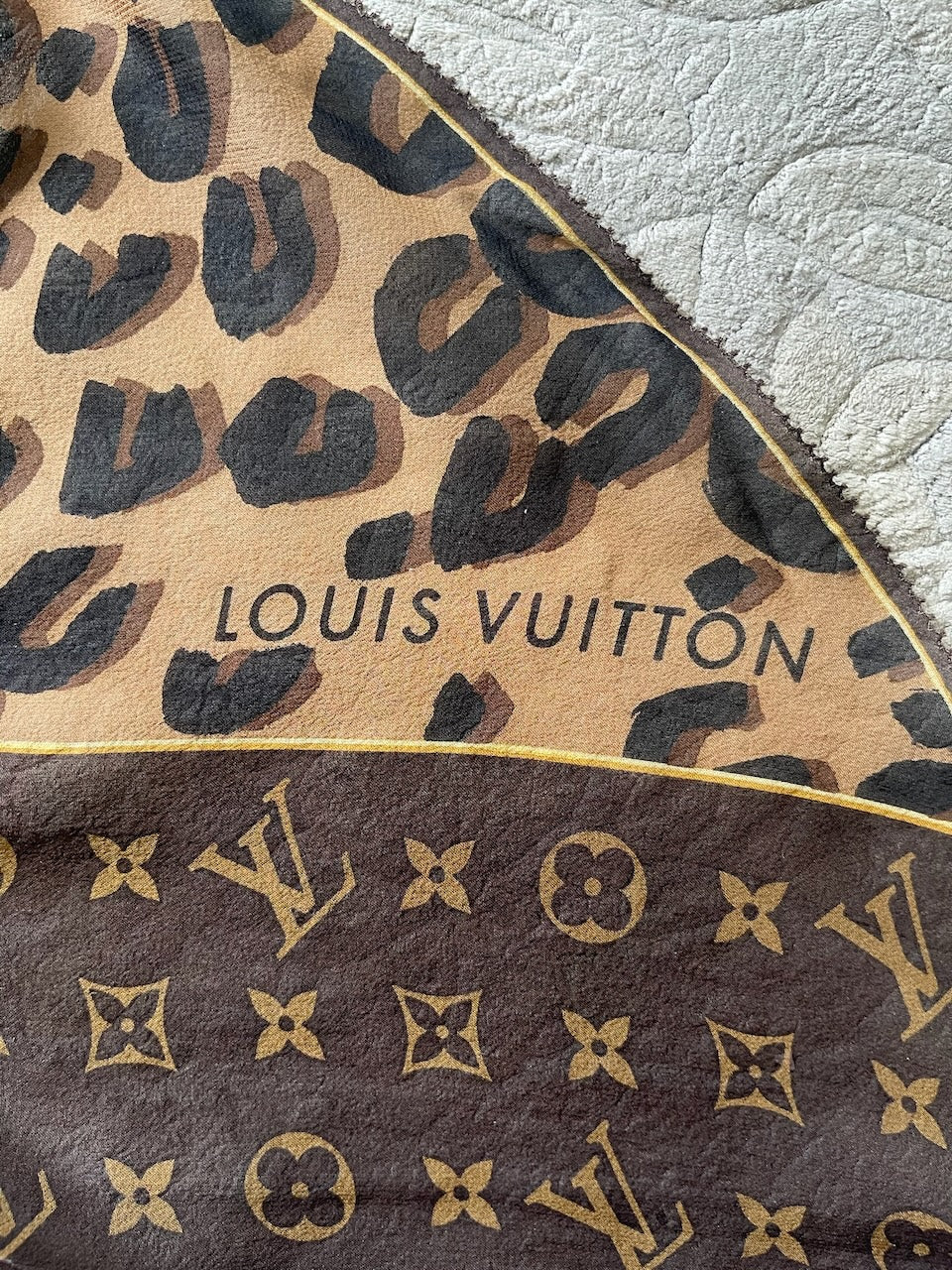 Foulard Louis Vuitton léopard marron