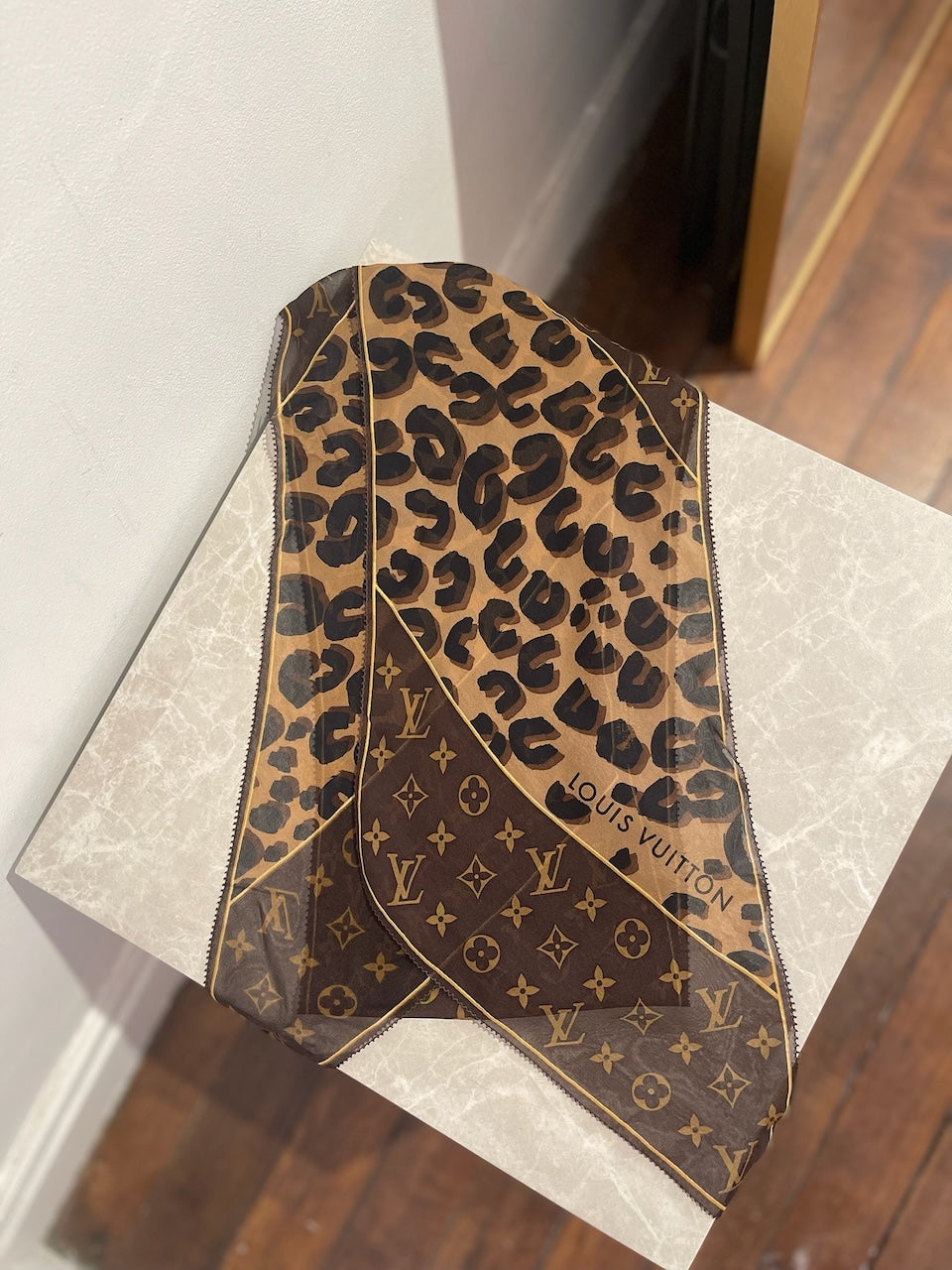 Foulard Louis Vuitton léopard marron