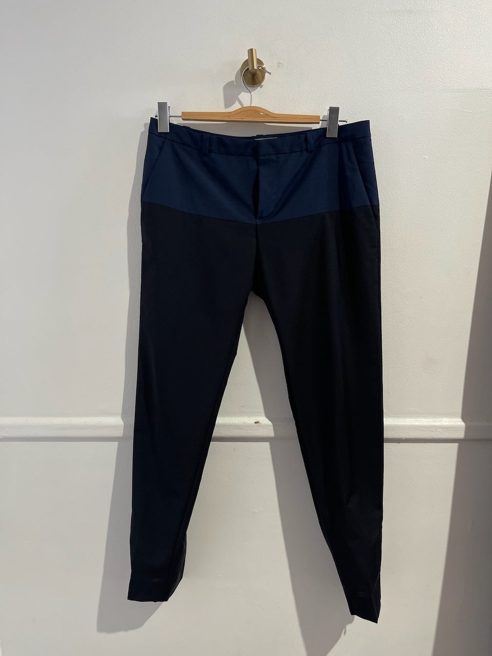 Pantalon Balenciaga noir et bleu T.40