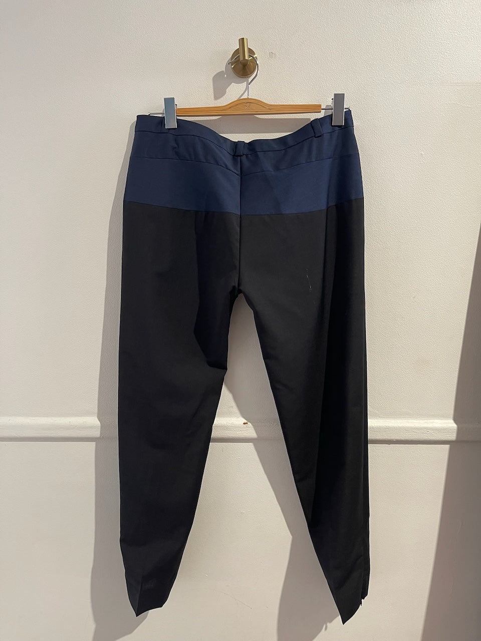 Pantalon Balenciaga noir et bleu T.40