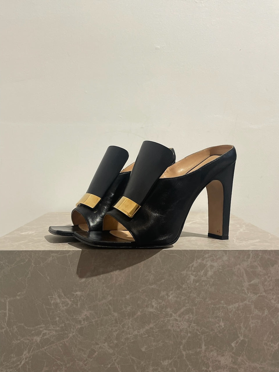 Mules Sergio Rossi noires T.39,5