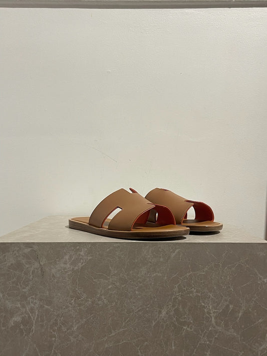Mules Hermès Izmir camel T.39
