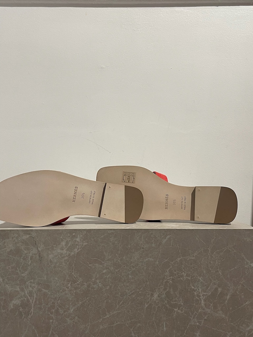 Sandales Hermès Oran rouge T.36,5