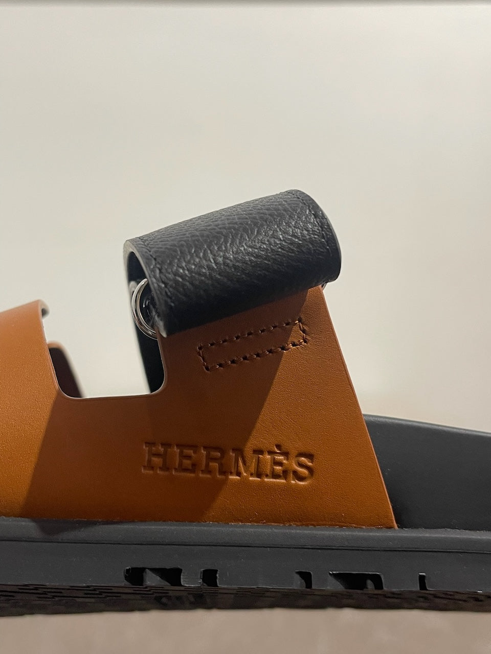 Sandales Hermès Chypre noires T.42,5
