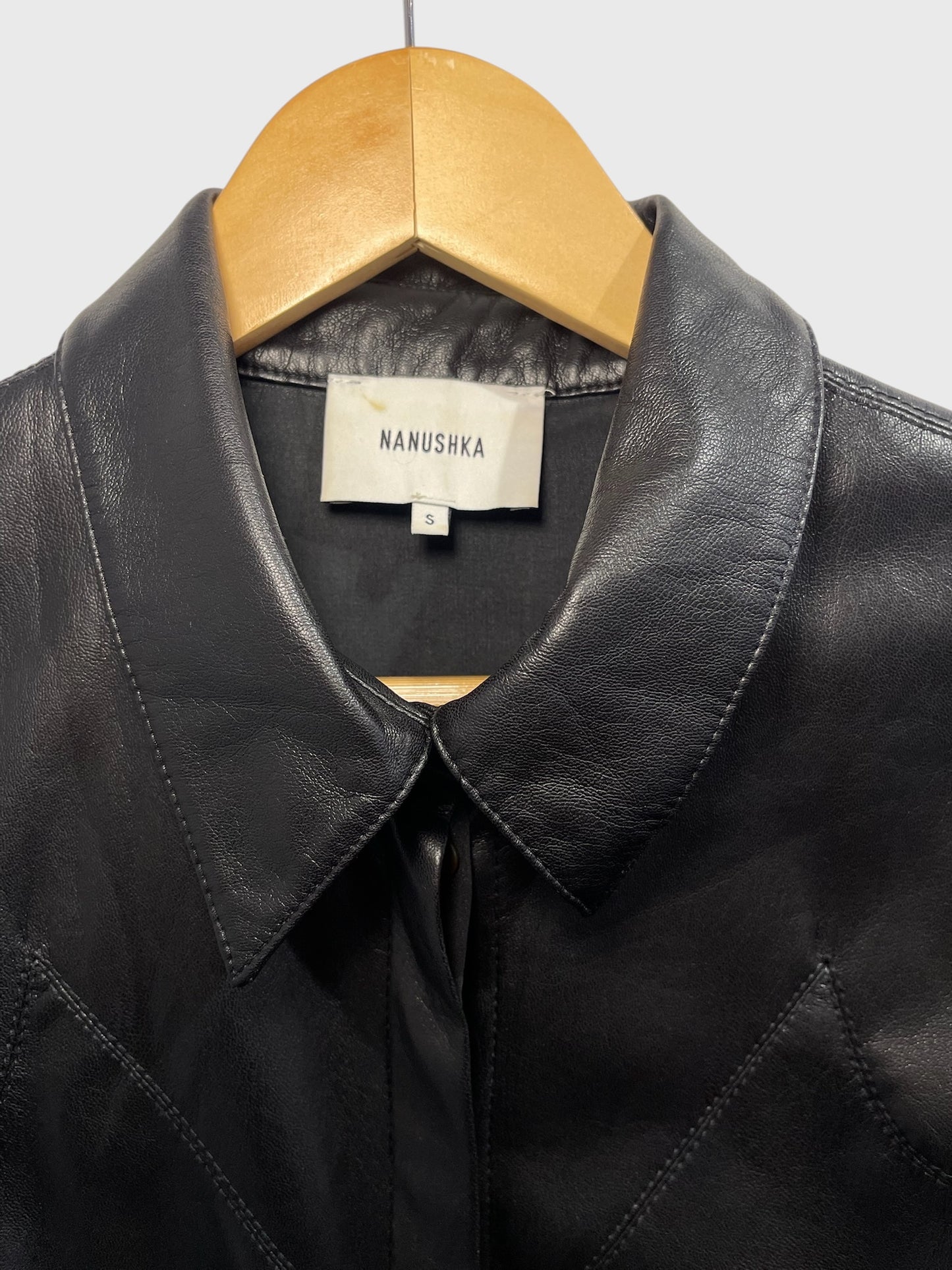 Robe Nanushka noire T.S