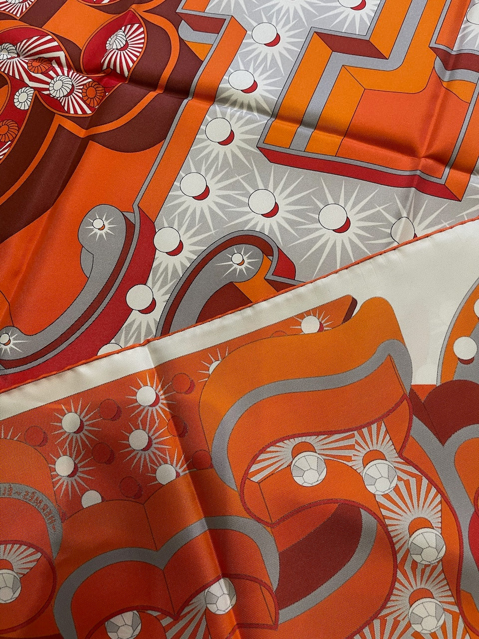 Foulard 90 Hermès orange Electrique