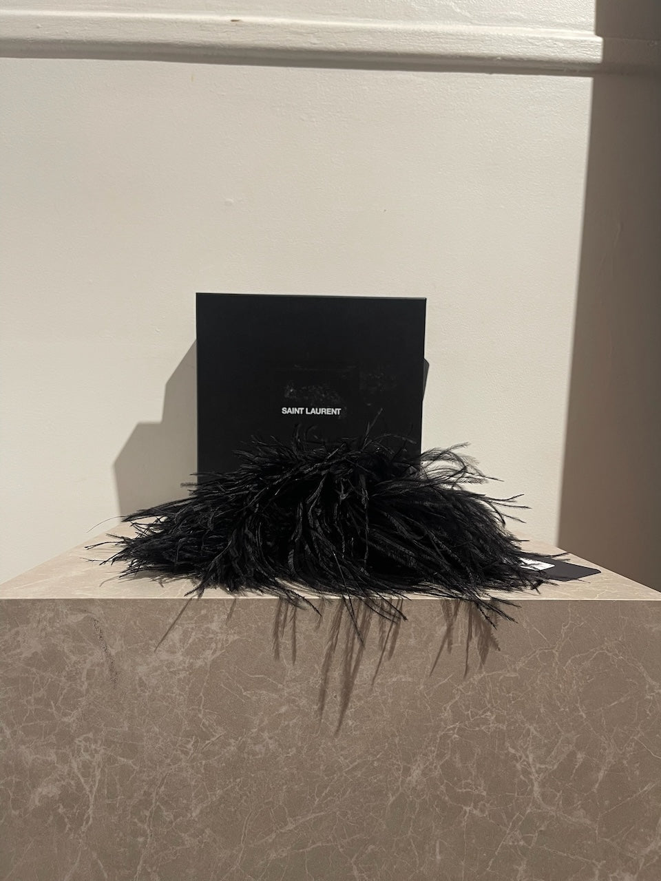 Collier Saint Laurent plumes noir