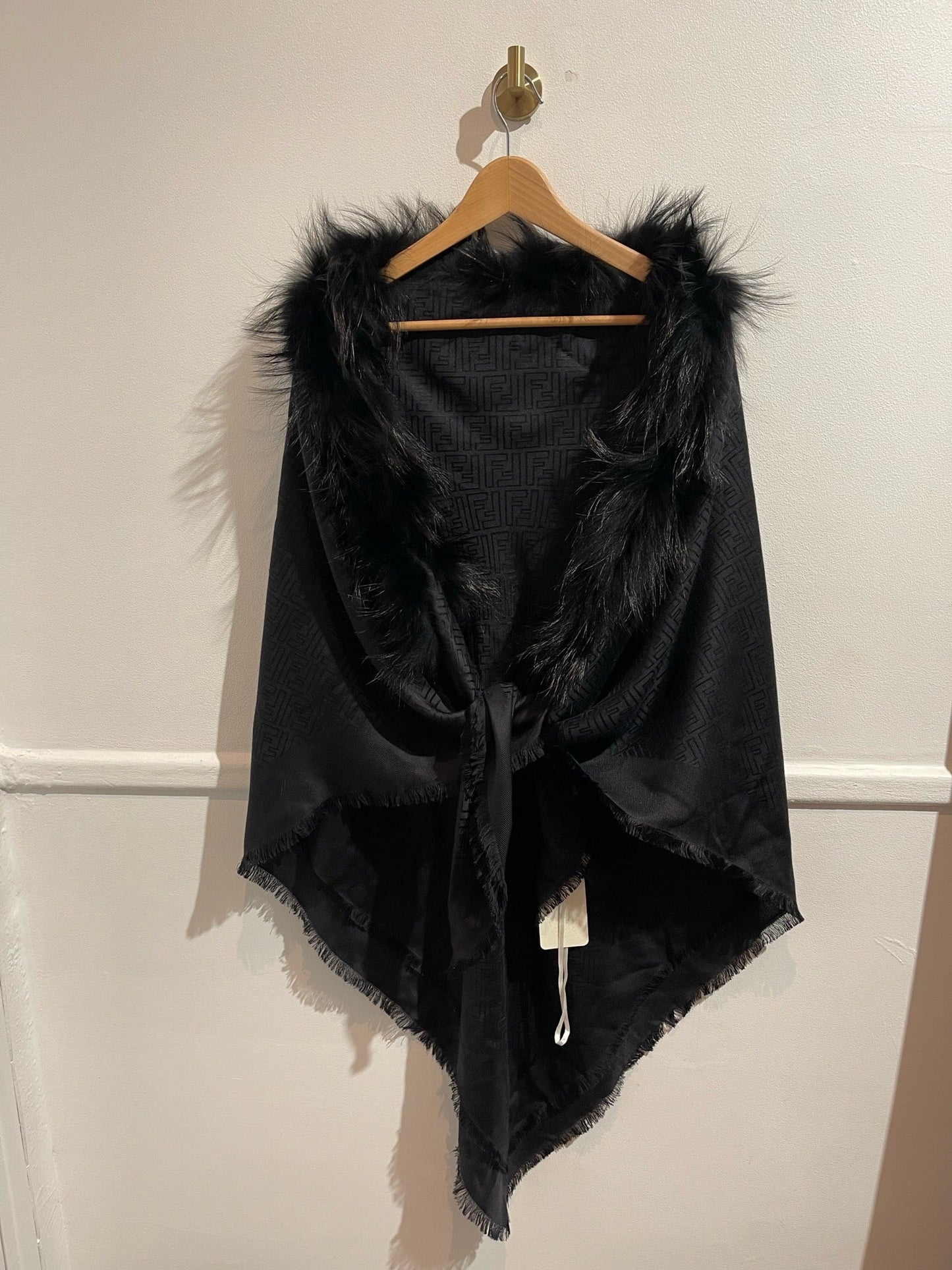 Etole Fendi noire NEUVE