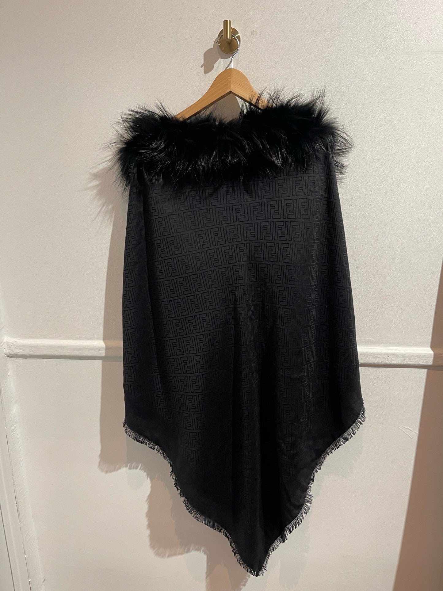 Etole Fendi noire NEUVE