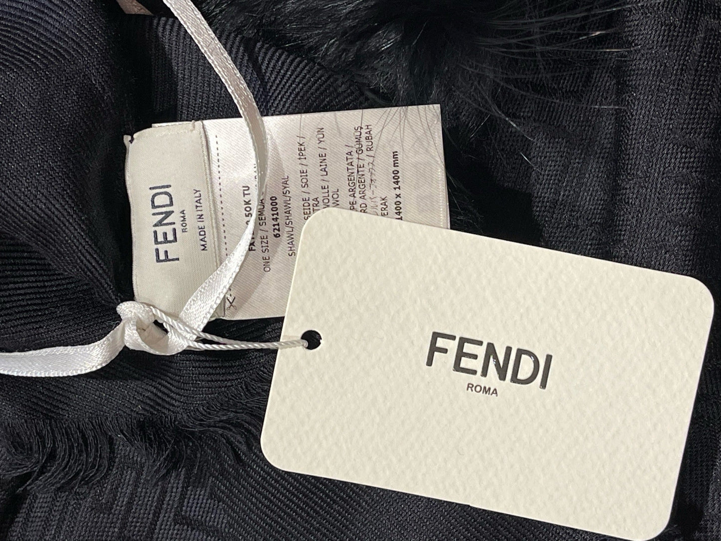 Etole Fendi noire NEUVE