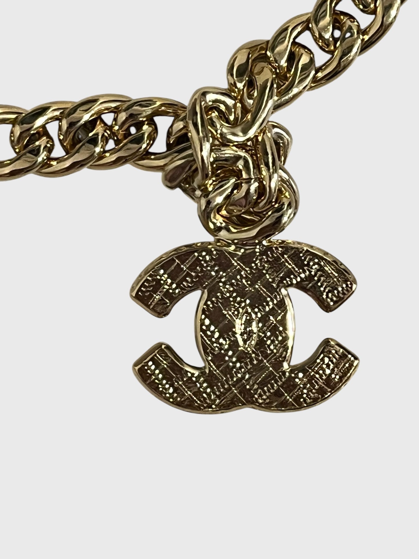 Collier Chanel CC