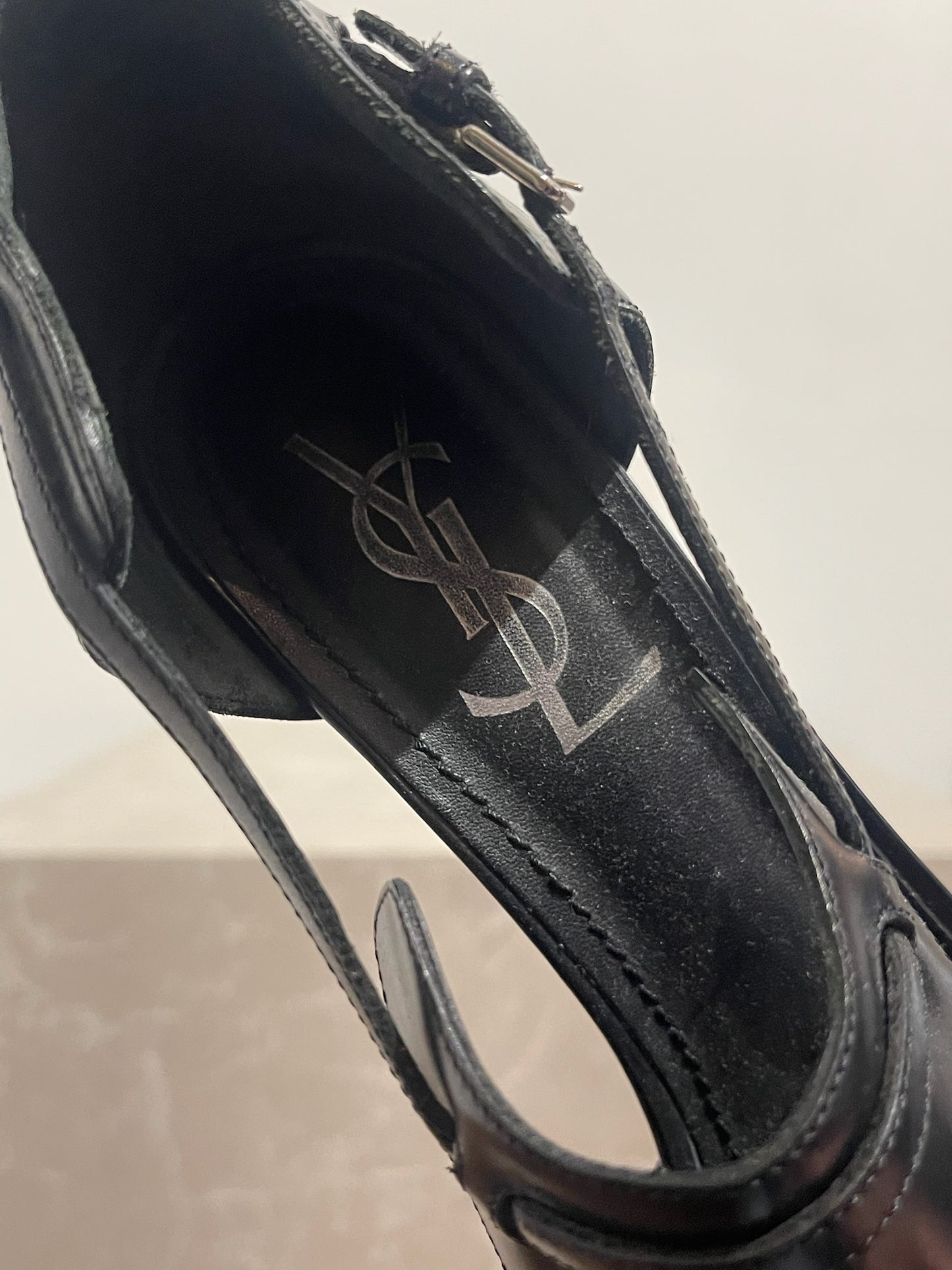 Sandales Yves Saint Laurent noires T.37,5