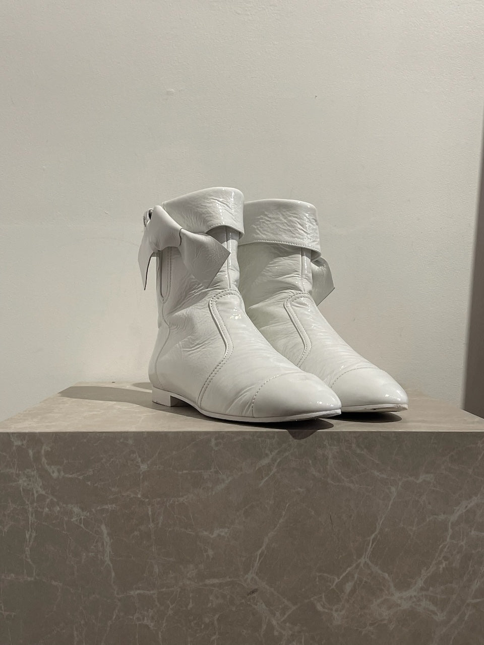 Bottines Chanel blanches T.39