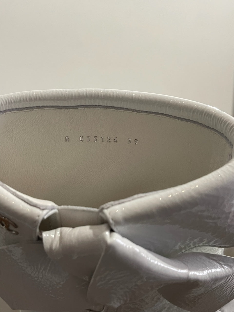 Bottines Chanel blanches T.39