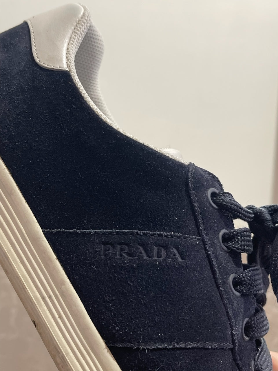 Baskets Prada bleu marine T.41,5