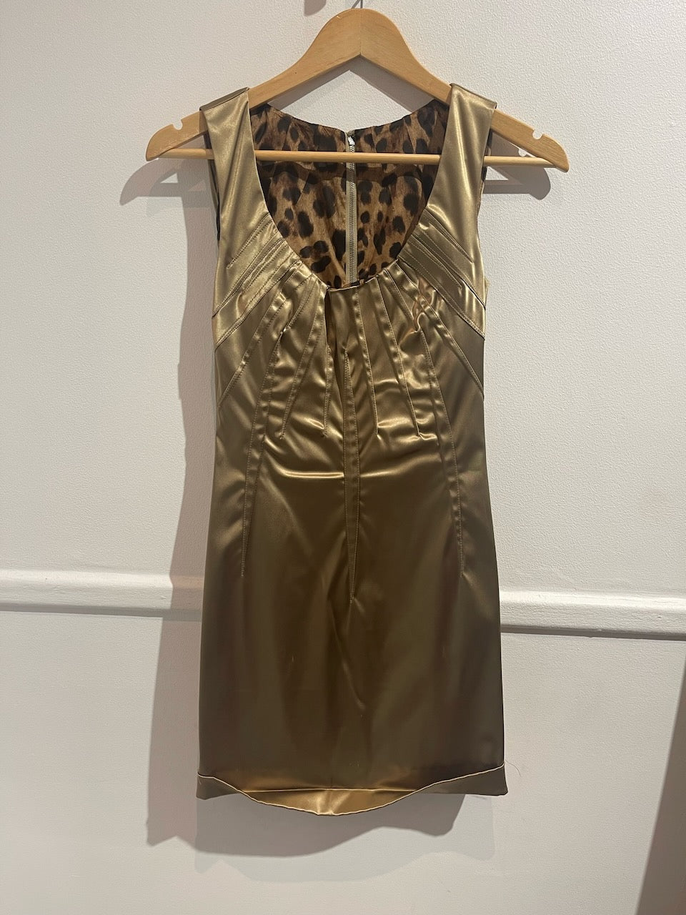 Robe Dolce & Gabbana doré T.34