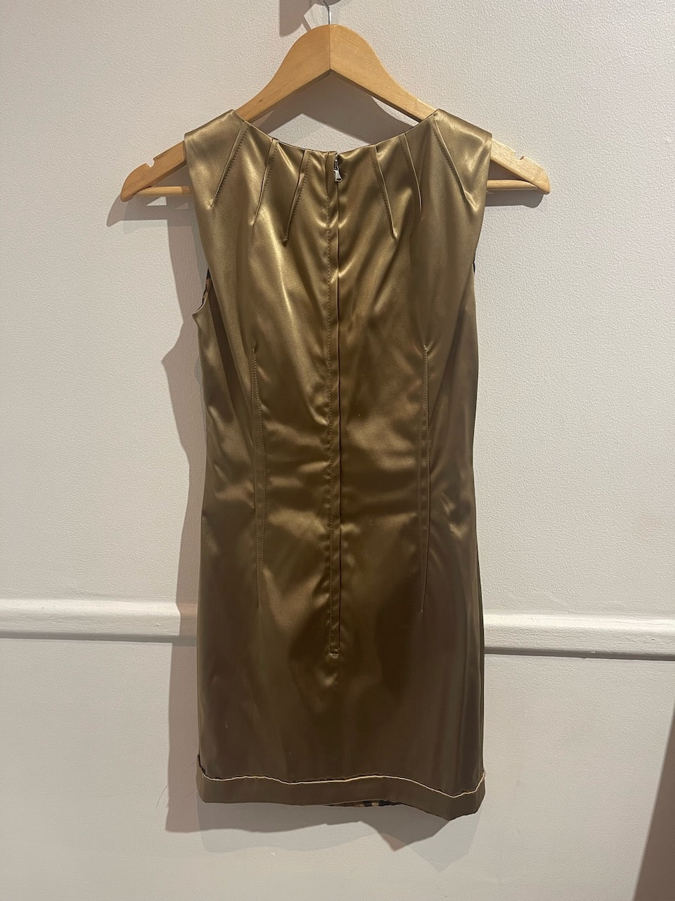 Robe Dolce & Gabbana doré T.34