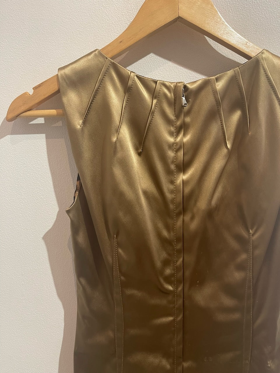 Robe Dolce & Gabbana doré T.34