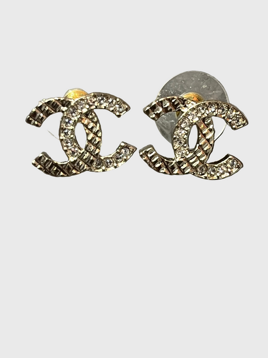 Boucles d'oreilles Chanel CC doré matelassé