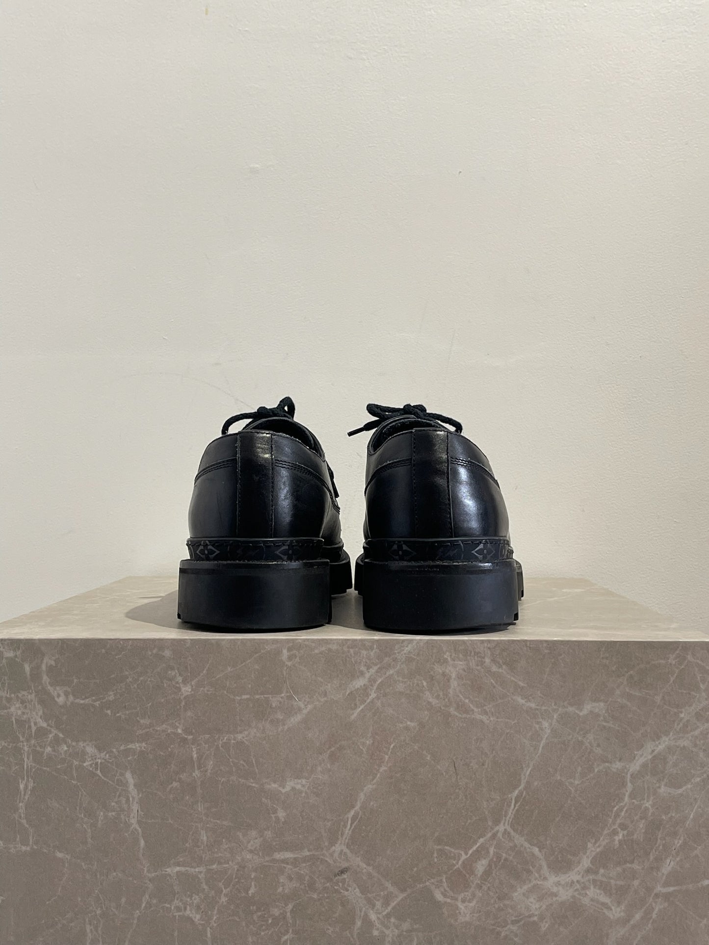 Derbies Louis Vuitton noires T.44,5