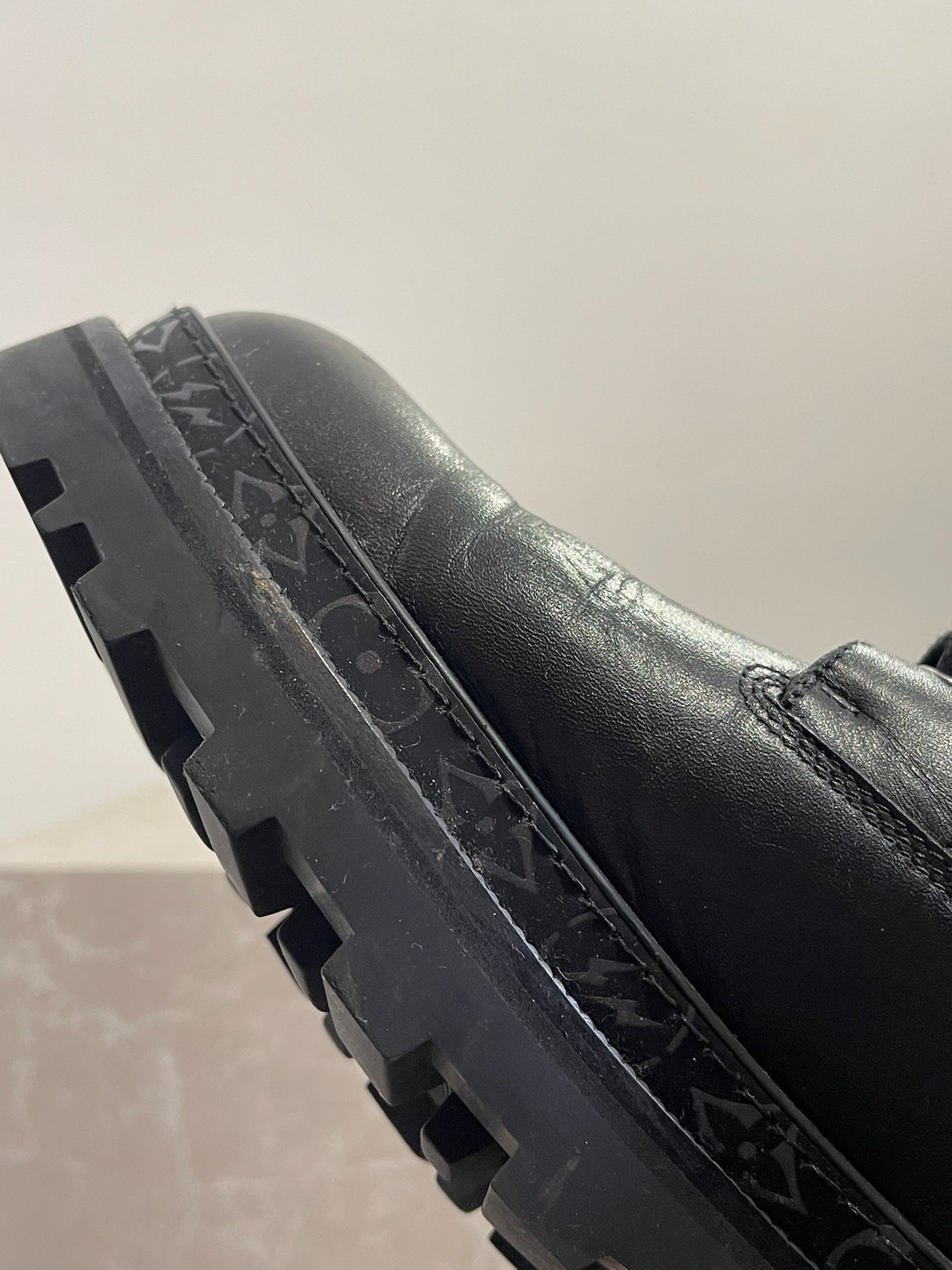 Derbies Louis Vuitton noires T.44,5
