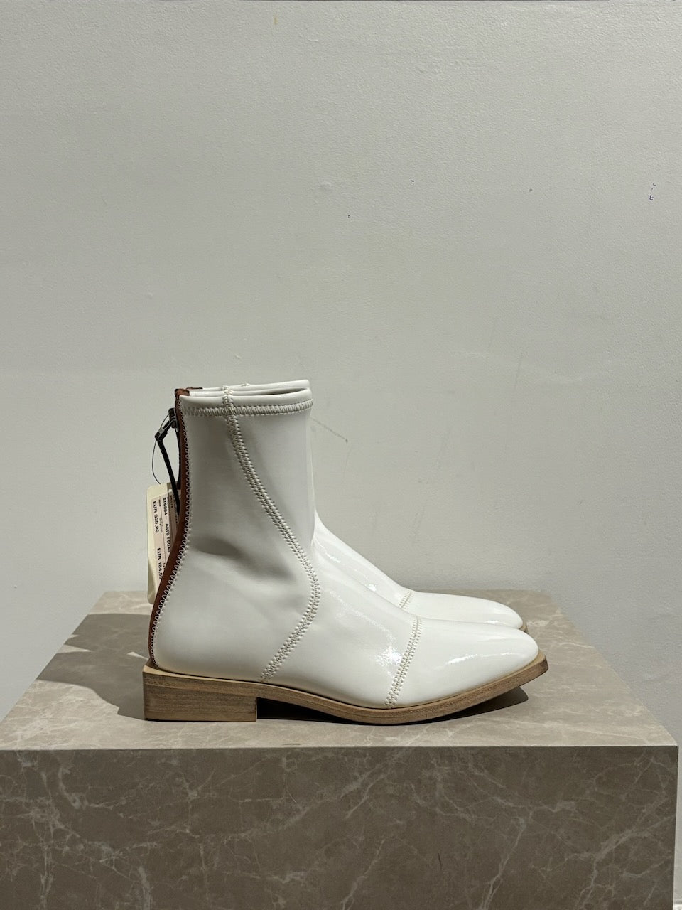 Bottines Fendi blanches T.36 Neuves