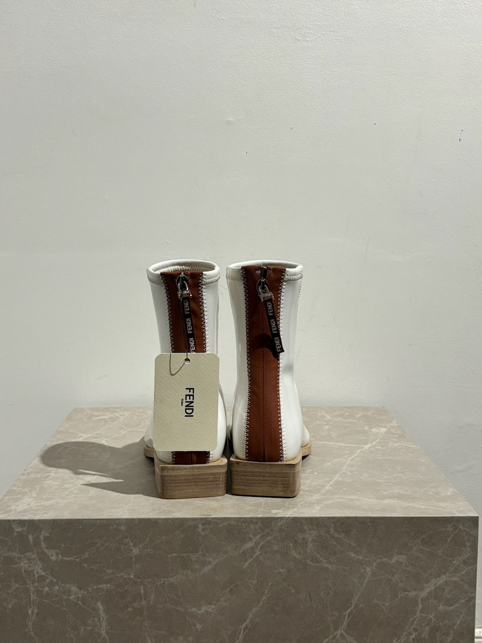 Bottines Fendi blanches T.36 Neuves