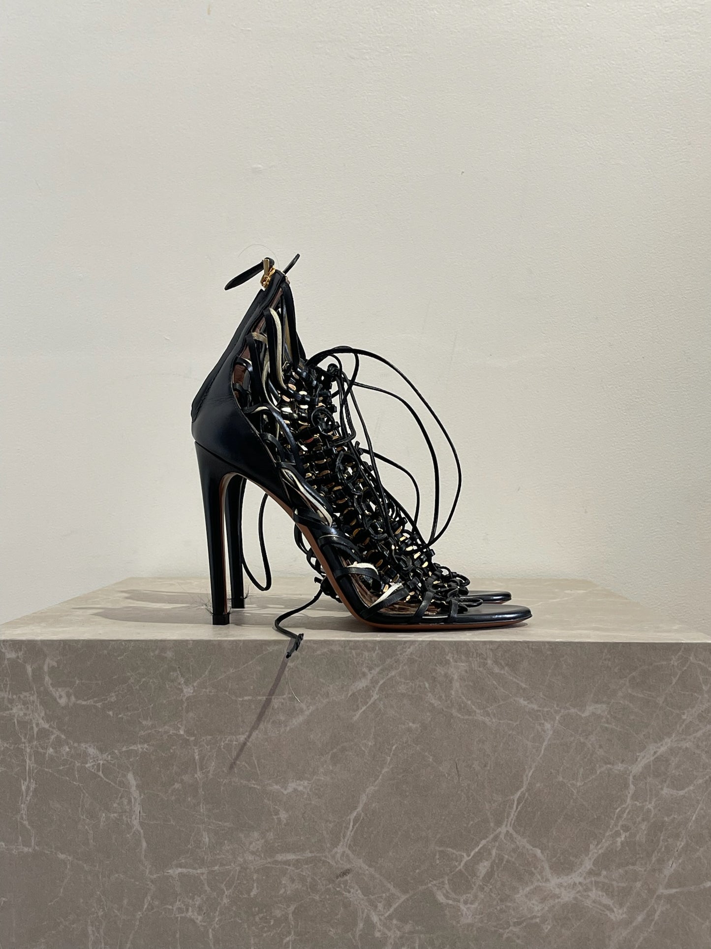 Sandales Alaia noires T.36 NEUVES