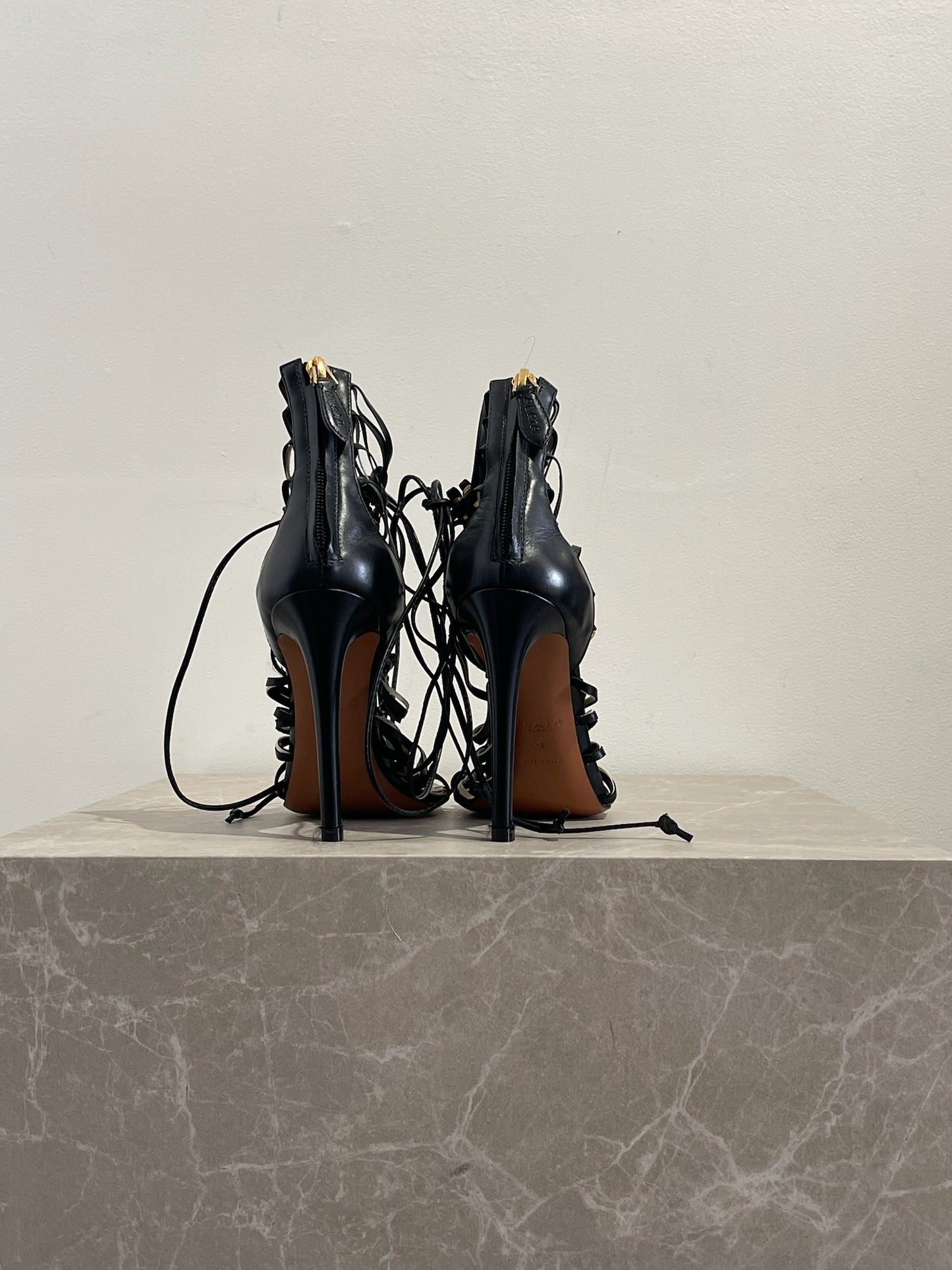 Sandales Alaia noires T.36 NEUVES