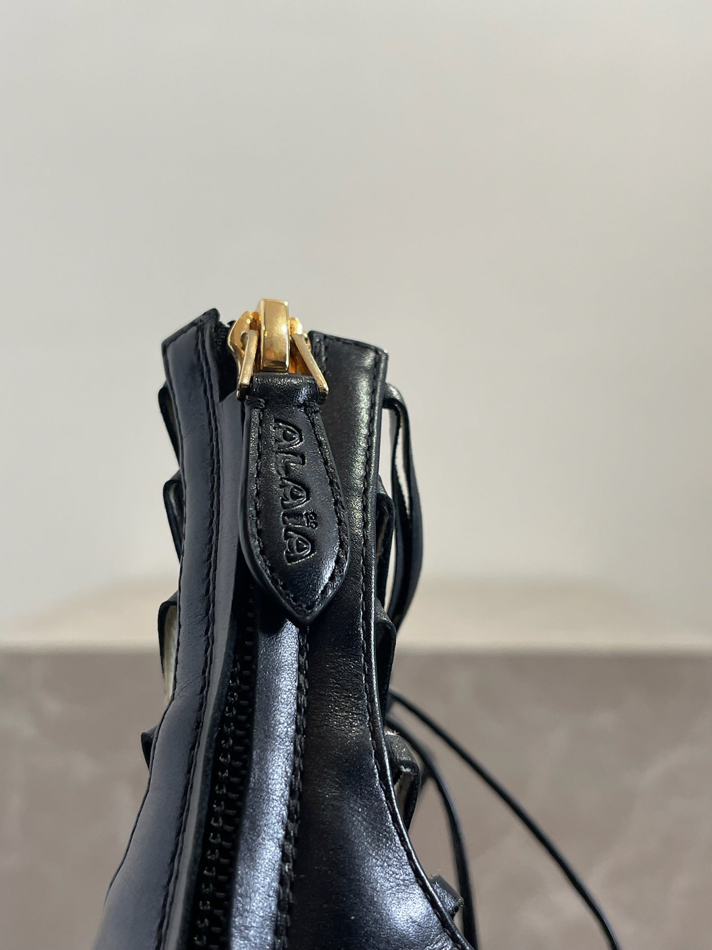 Sandales Alaia noires T.36 NEUVES