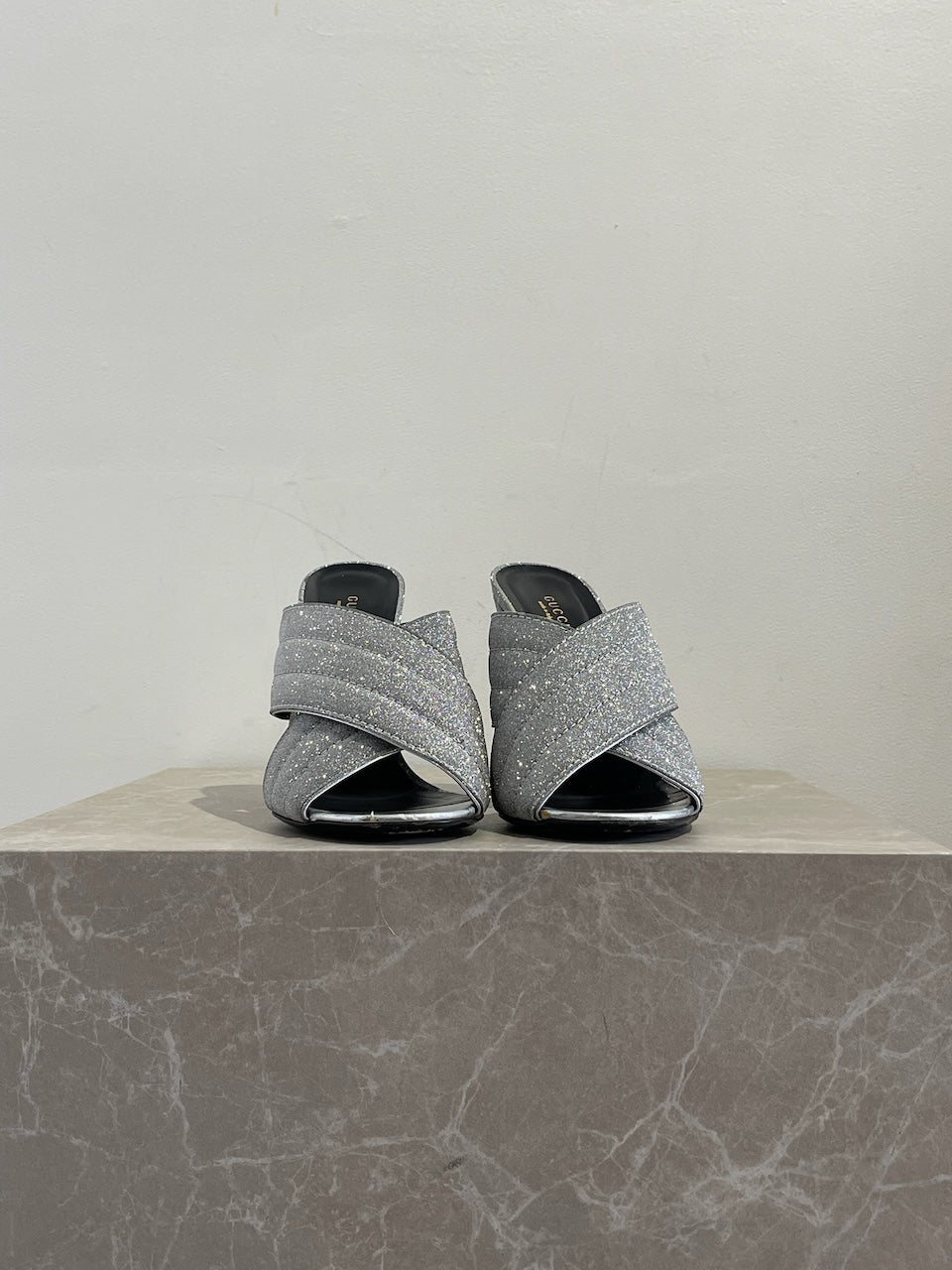 Mules Gucci argentées T.40