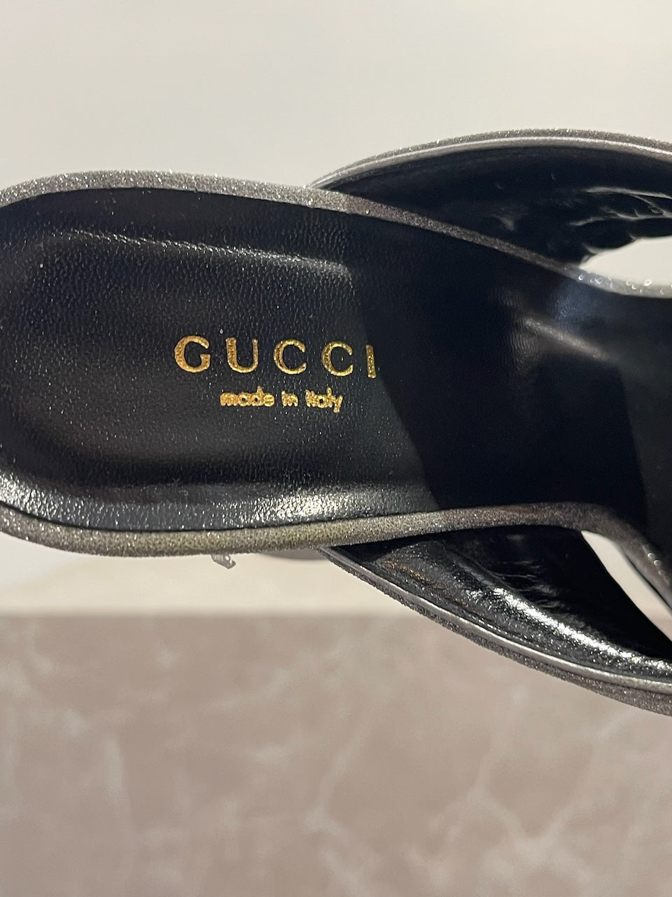 Mules Gucci argentées T.40