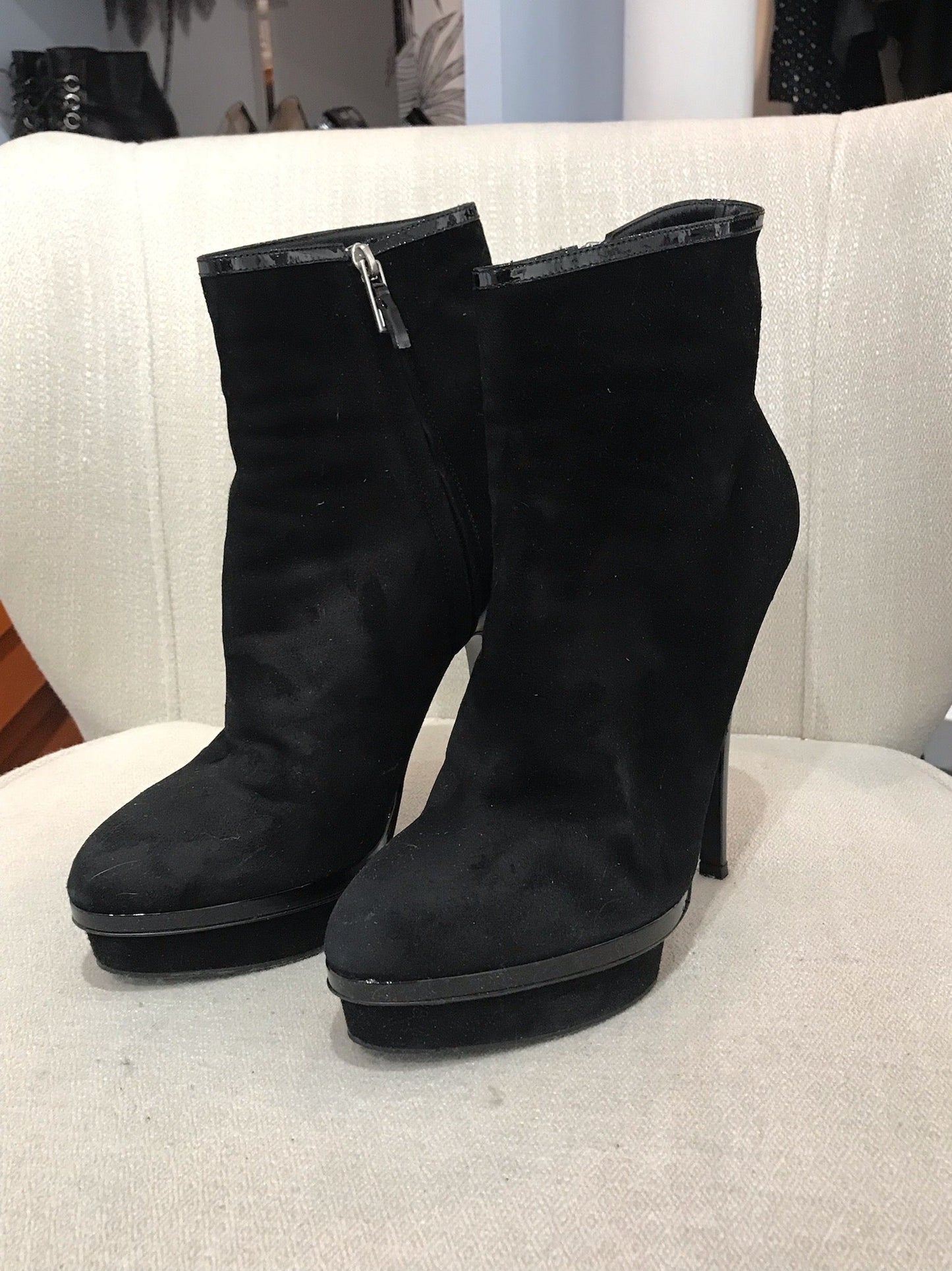 Boots Yves Saint Laurent noires T.41