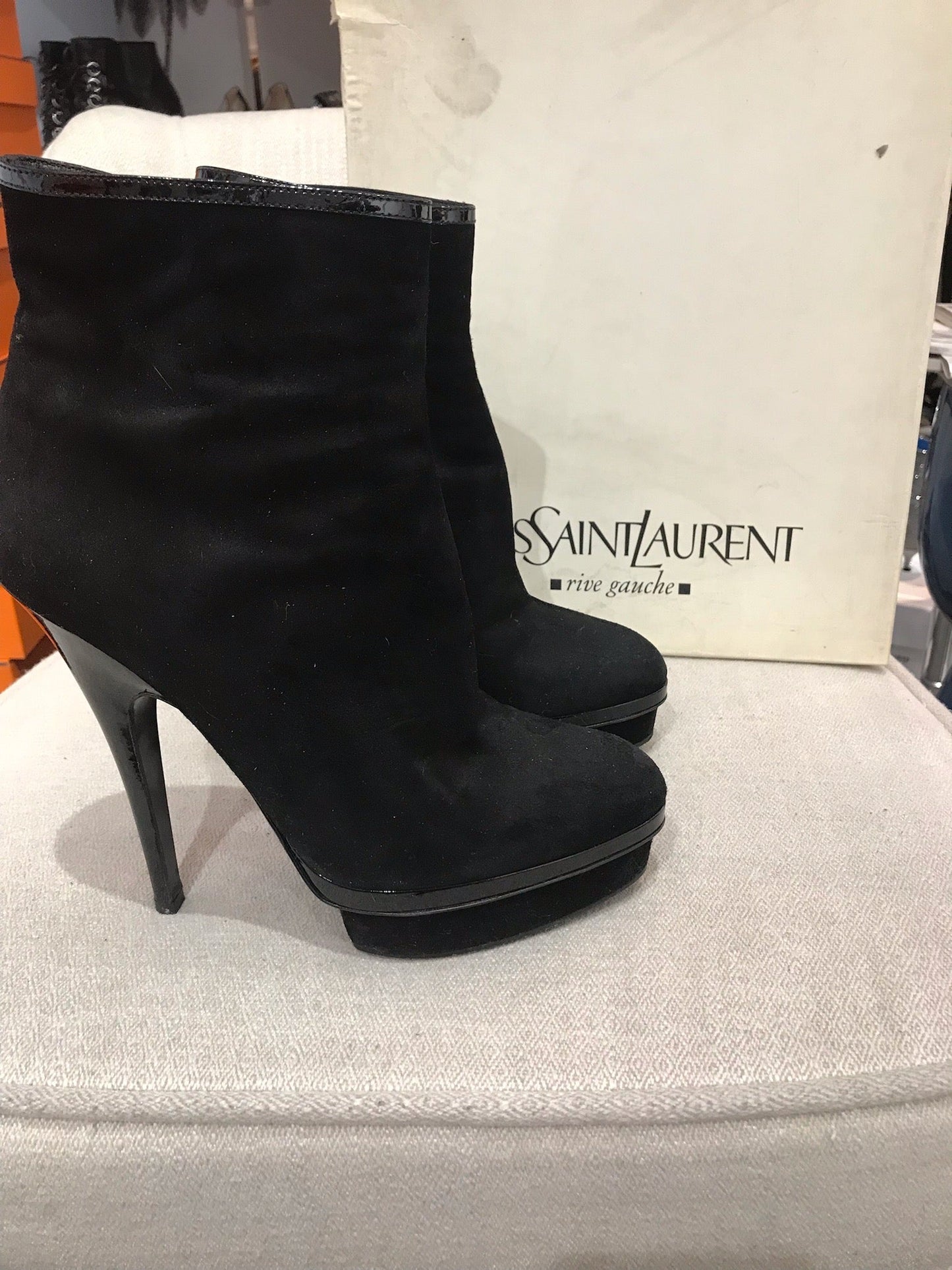 Boots Yves Saint Laurent noires T.41