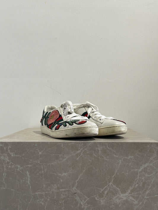 Baskets Gucci blanches T.38,5